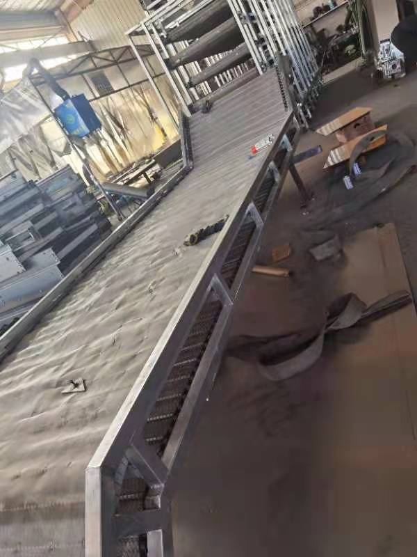 鏈板輸送機